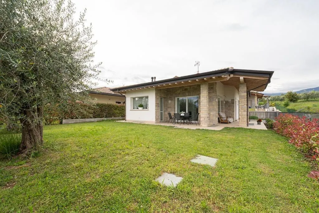 Casa Vincenzo Villa San Felice del Benaco Italy